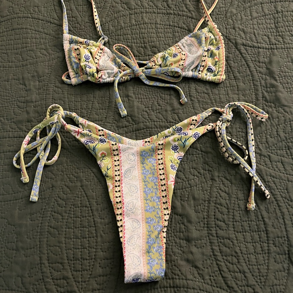 SHEIN Pastel Floral Striped Bikini